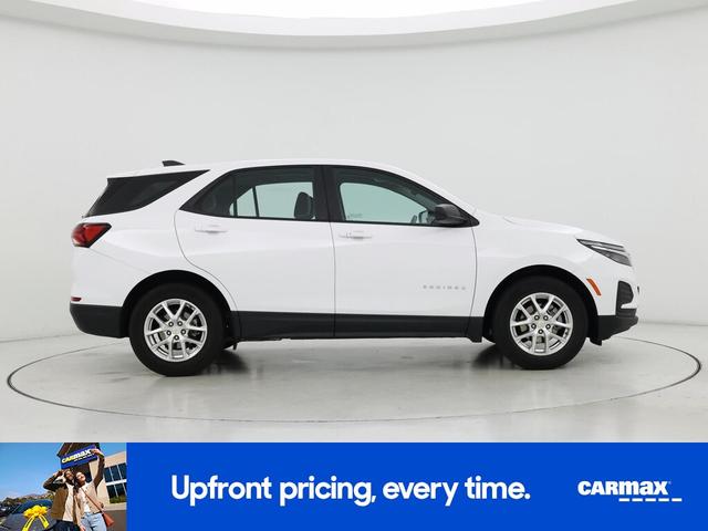 Photo of 2022 White Chevrolet Equinox