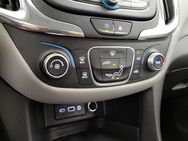 Photo of 2022 White Chevrolet Equinox
