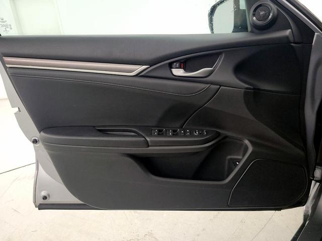 Photo of 2019 Silver Honda Civic