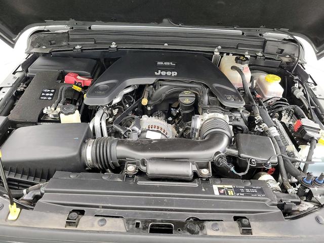 Photo of 2020 Gray Jeep Wrangler