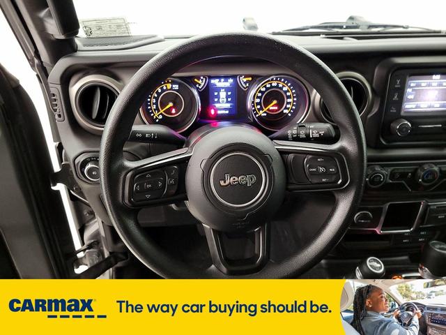 Photo of 2020 Gray Jeep Wrangler