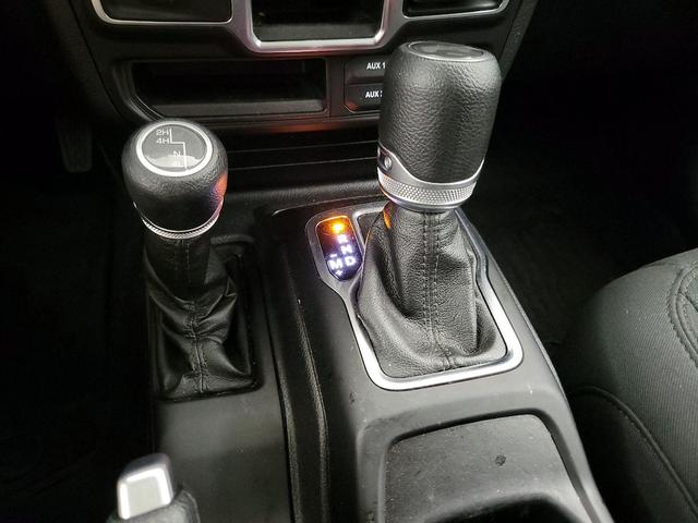 Photo of 2020 Gray Jeep Wrangler