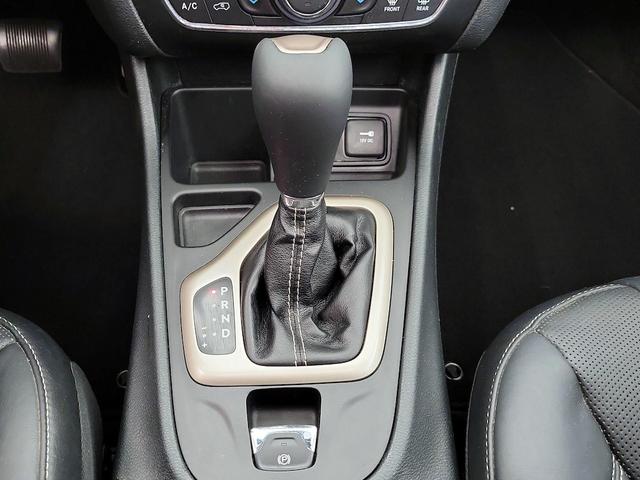Photo of 2015 White Jeep Cherokee