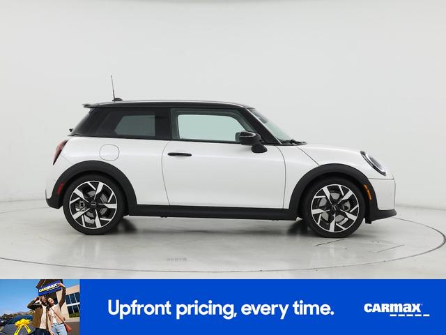 Photo of 2025 White MINI Hardtop