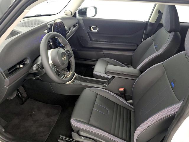 Photo of 2025 White MINI Hardtop
