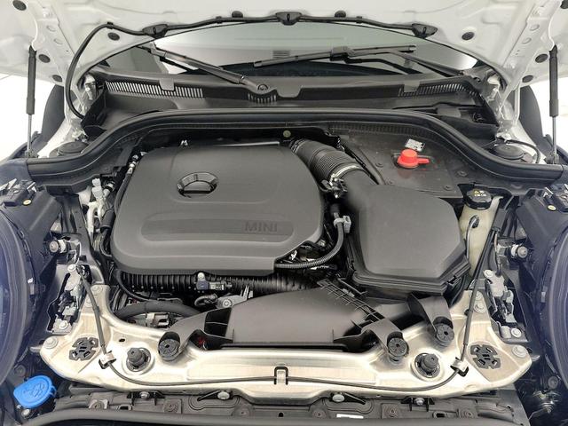 Photo of 2025 White MINI Hardtop