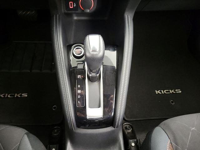 Photo of 2020 Black Nissan Kicks
