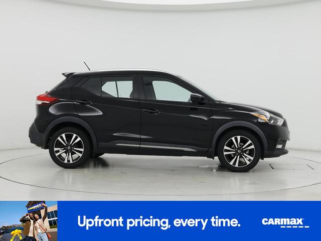 Photo of 2020 Black Nissan Kicks