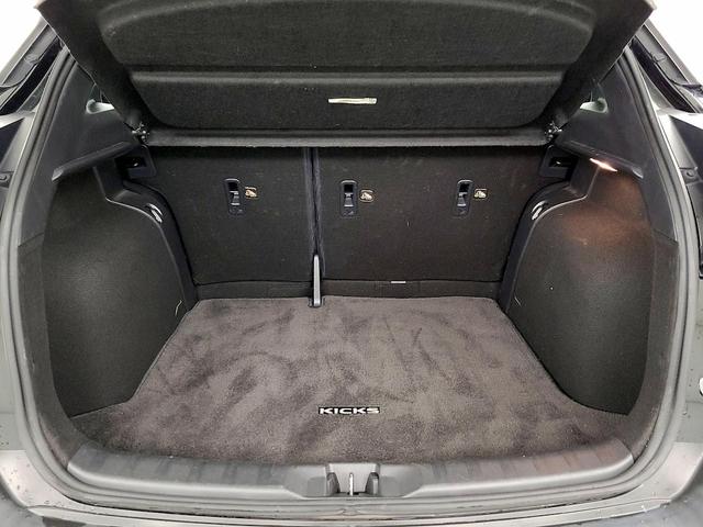 Photo of 2020 Black Nissan Kicks