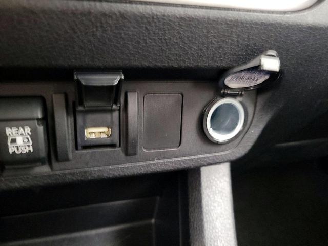 Photo of 2023 Silver Toyota Tacoma