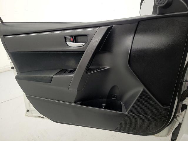 Photo of 2018 White Toyota Corolla
