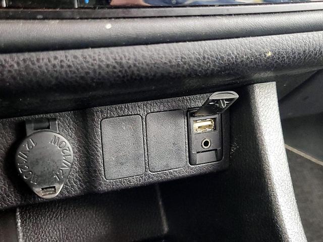 Photo of 2018 White Toyota Corolla