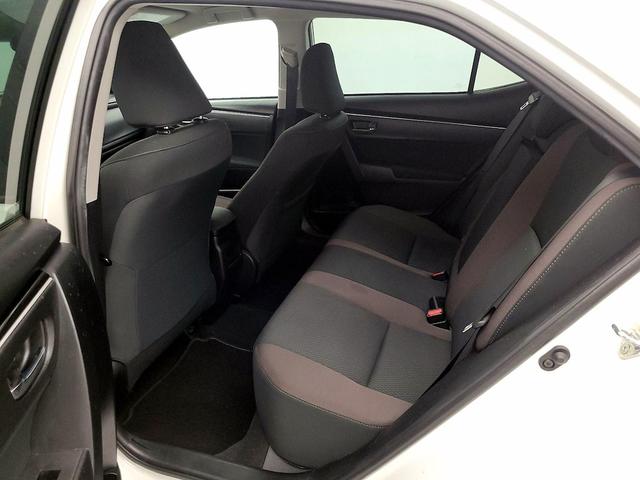 Photo of 2018 White Toyota Corolla