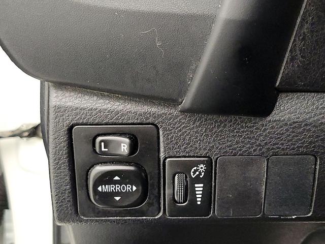 Photo of 2018 White Toyota Corolla
