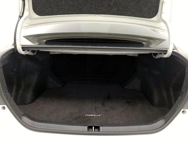 Photo of 2018 White Toyota Corolla