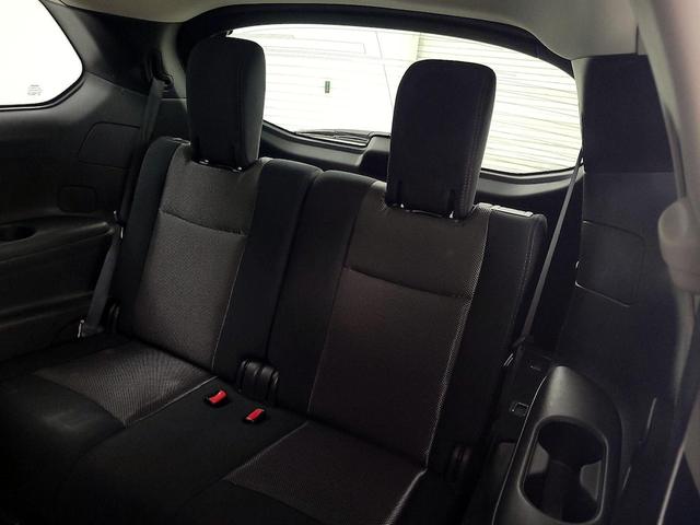 Photo of 2018 Silver Nissan Pathfinder