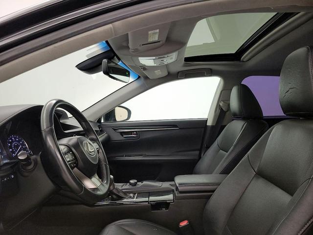 Photo of 2017 Black Lexus ES 350