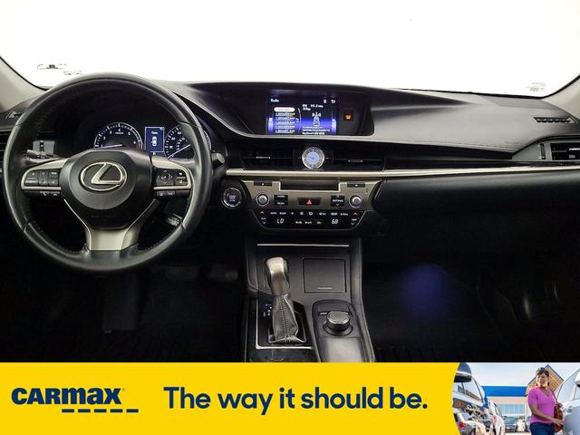 Photo of 2017 Black Lexus ES 350