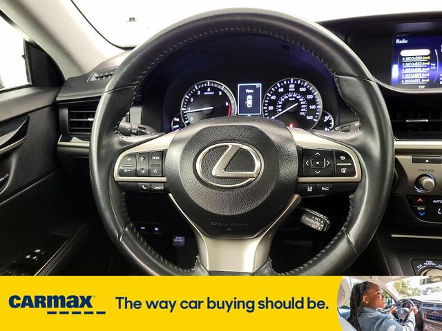 Photo of 2017 Black Lexus ES 350