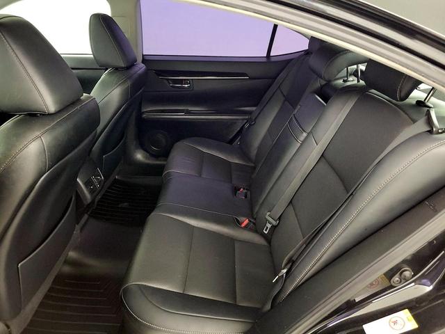 Photo of 2017 Black Lexus ES 350