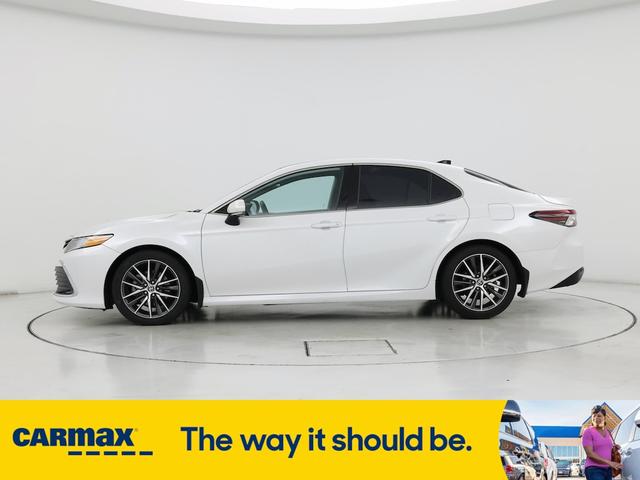 Photo of 2022 White Toyota Camry