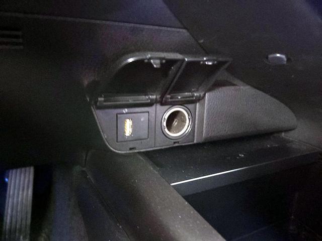 Photo of 2022 White Toyota Camry