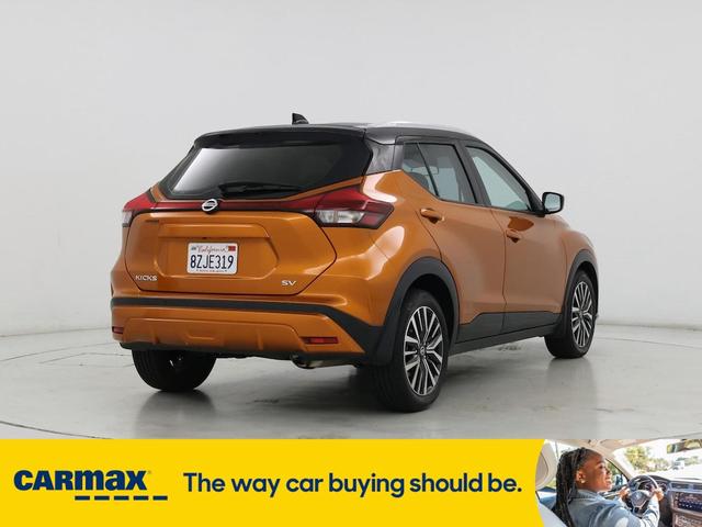 Photo of 2021 Orange Nissan Kicks