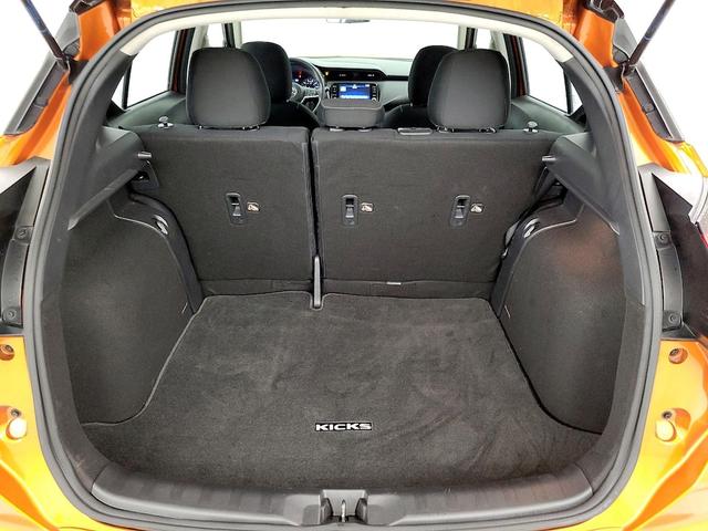 Photo of 2021 Orange Nissan Kicks