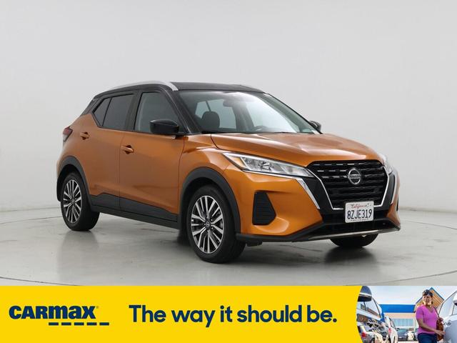Photo of 2021 Orange Nissan Kicks