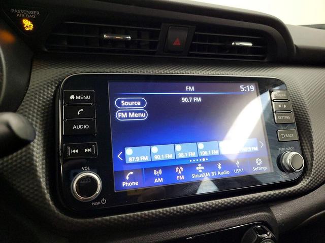 Photo of 2021 Orange Nissan Kicks