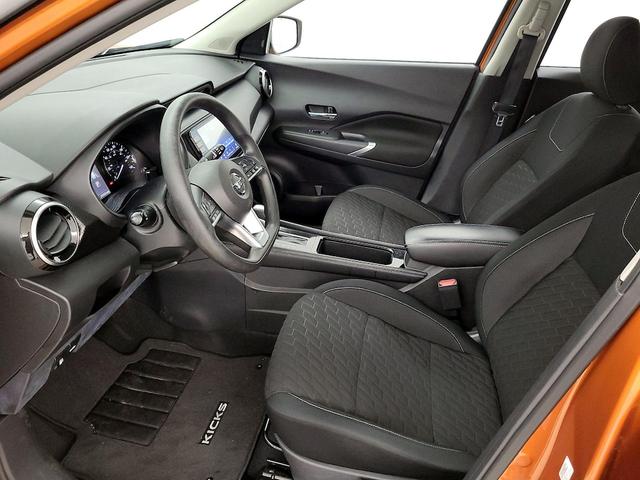 Photo of 2021 Orange Nissan Kicks