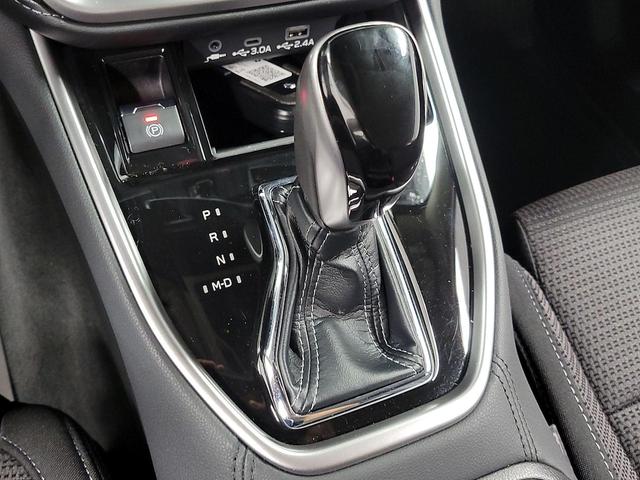 Photo of 2023 White Subaru Outback