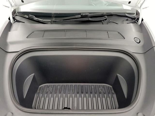 Photo of 2023 White Tesla Model Y