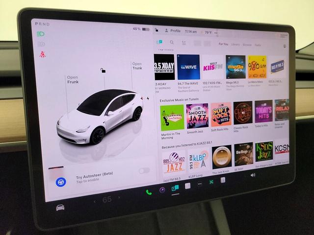 Photo of 2023 White Tesla Model Y