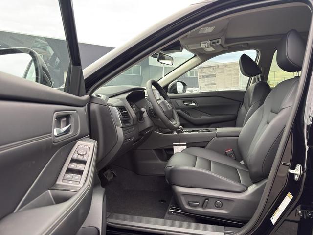Photo of 2026 Super Black Nissan Rogue