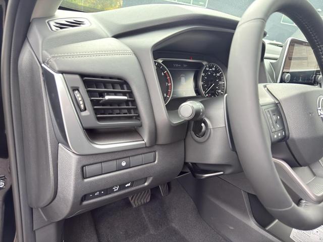 Photo of 2026 Super Black Nissan Rogue