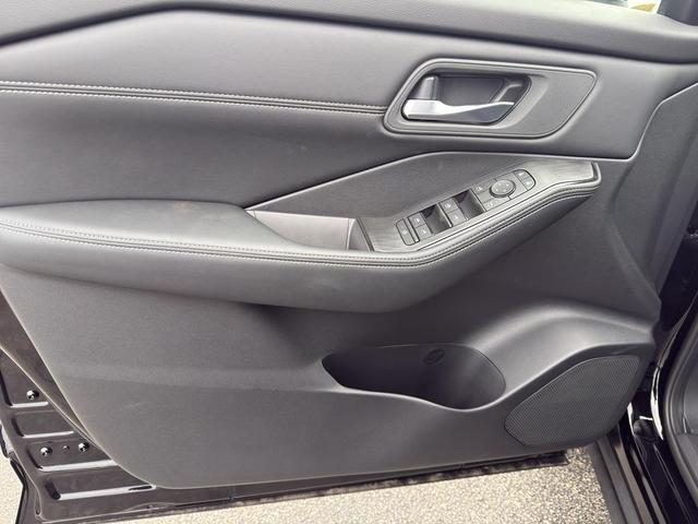Photo of 2026 Super Black Nissan Rogue
