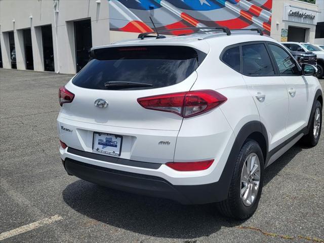 Photo of 2017 Dazzling White Hyundai TUCSON