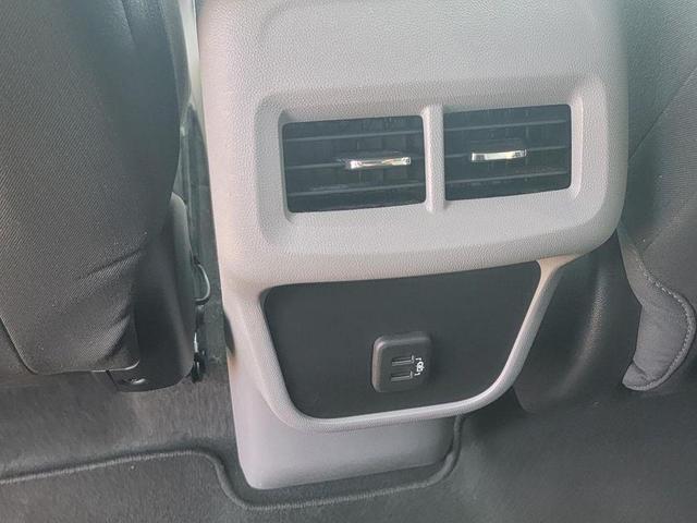 Photo of 2022 Summit White GMC Terrain
