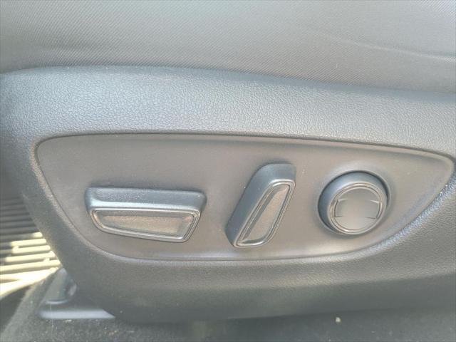 Photo of 2022 White Toyota RAV4