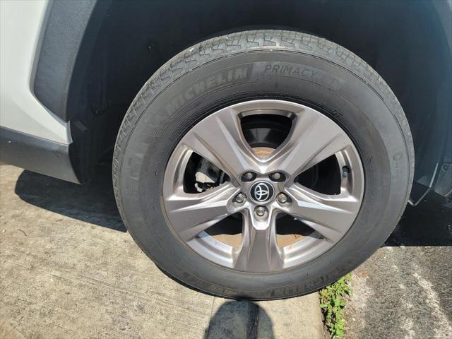 Photo of 2022 White Toyota RAV4