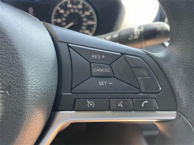 Photo of 2019 Glacier White Nissan Altima
