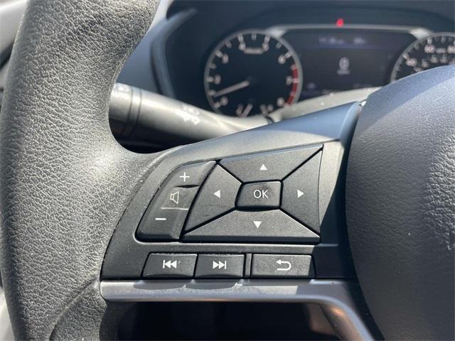 Photo of 2019 Glacier White Nissan Altima