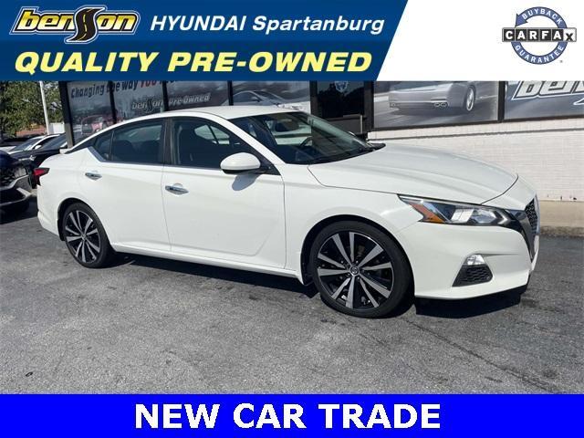 Photo of 2019 Glacier White Nissan Altima