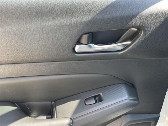 Photo of 2019 Glacier White Nissan Altima
