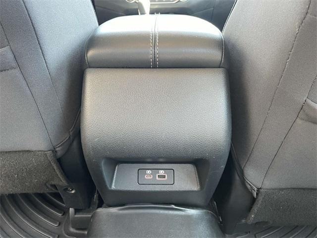Photo of 2019 Glacier White Nissan Altima