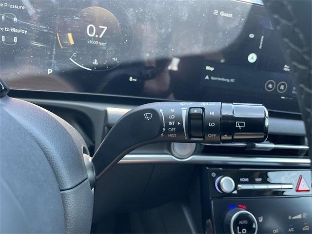 Photo of 2025 White Hyundai TUCSON