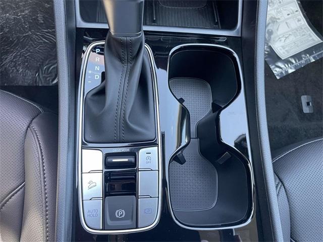 Photo of 2025 White Hyundai TUCSON