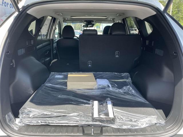 Photo of 2025 White Hyundai TUCSON