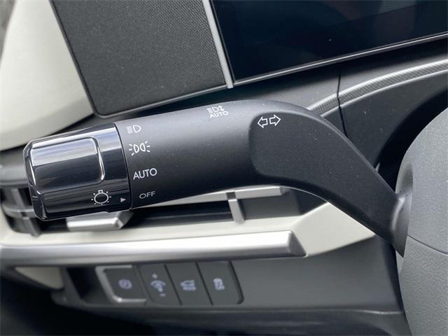 Photo of 2025 Shimmering Silver Hyundai SANTA FE HEV